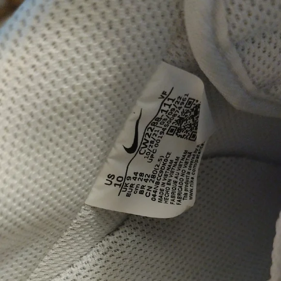 Nike Air Force One - Picture 17 of 17